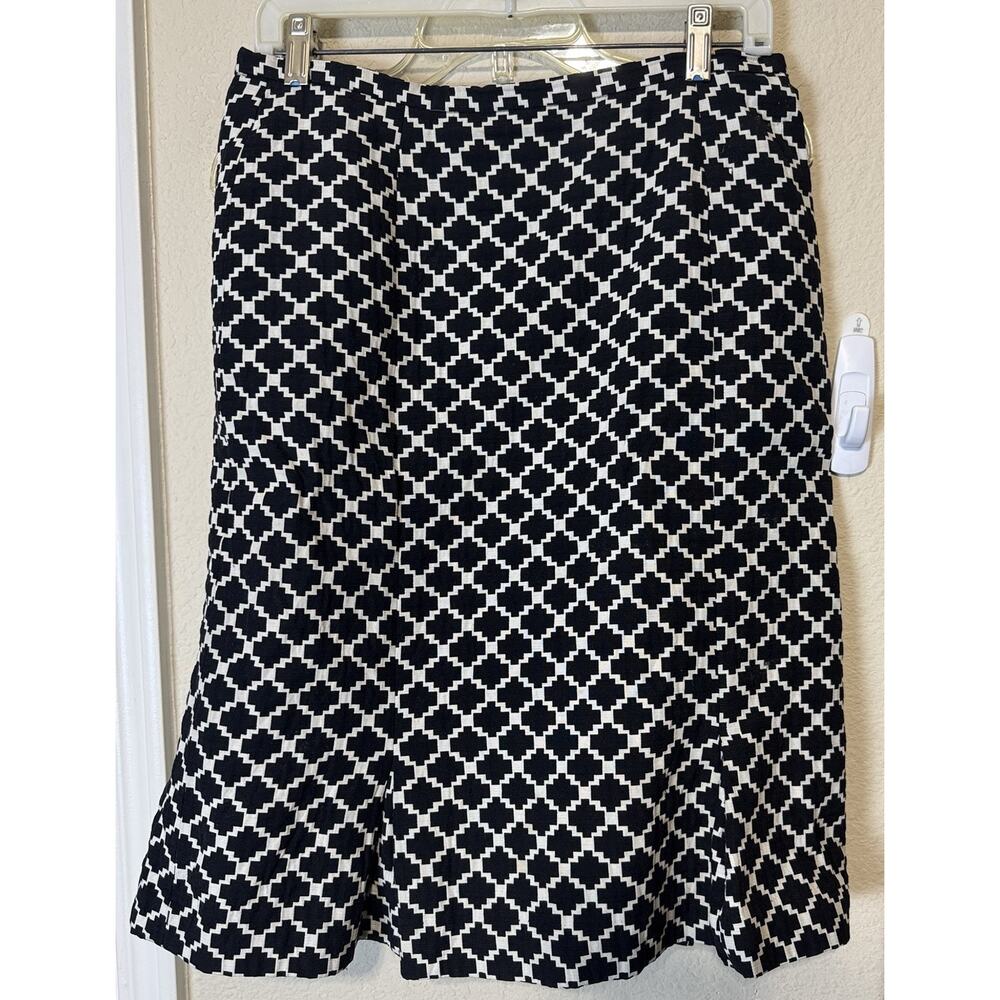 Harolds womens skirt size US 8 black white trumpet knee length tweed career